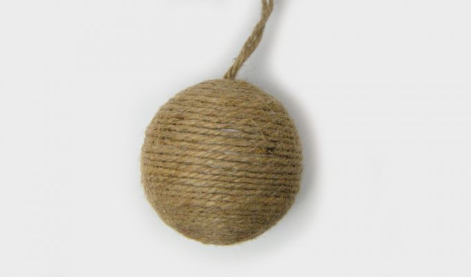 Μπάλα Κρεμαστή Με κορδόνι 8 cm