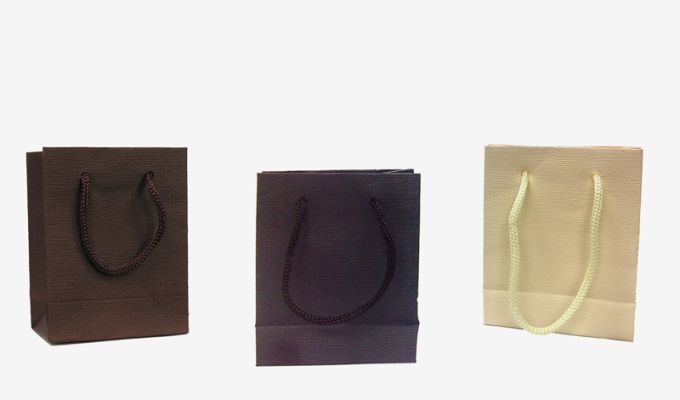 ΤΣΑΝΤΑ ΜΕ ΥΦΗ ΚΑΜΒΑ ΜΙΚΡΗ 8cm x 10cm x 4cm 120g 0402109/12 ΤΕΜΑΧΙΑ