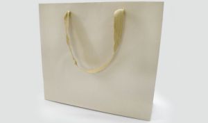 ΤΣΑΝΤΑ ΜΠΕΖ 30cm x 28cm x 9cm ΧΟΝΤΡΟ ΧΑΡΤΙ 200g ΜΕ ΦΑΚΑΡΟΛΑ 0402078